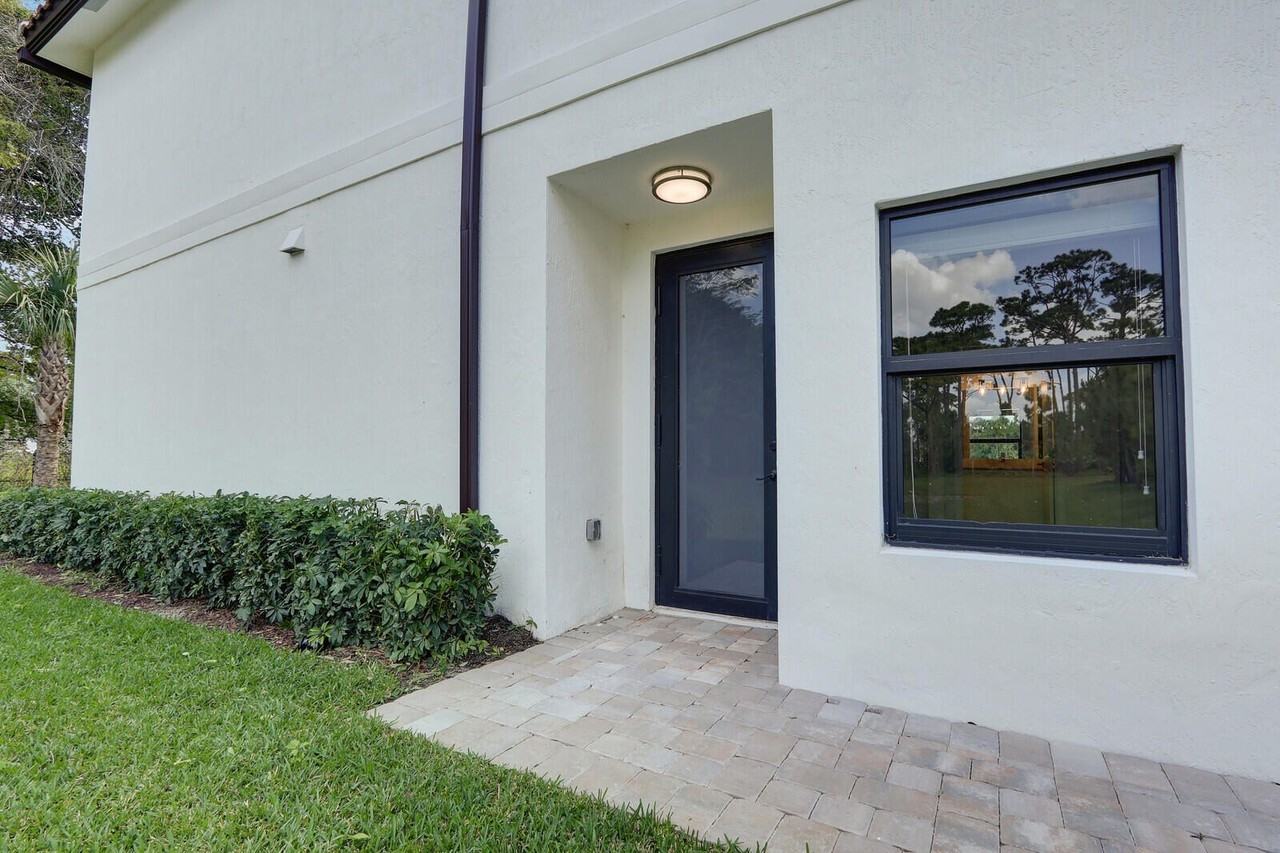 406 Bella Sol Way - Photo 3 of 39