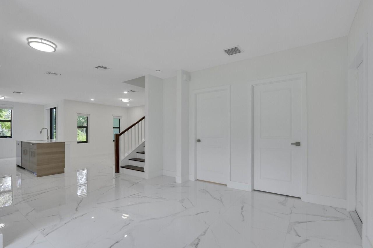 406 Bella Sol Way - Photo 5 of 39