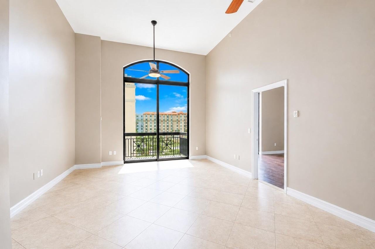 701 S Olive Ave #303 - Photo 7 of 27