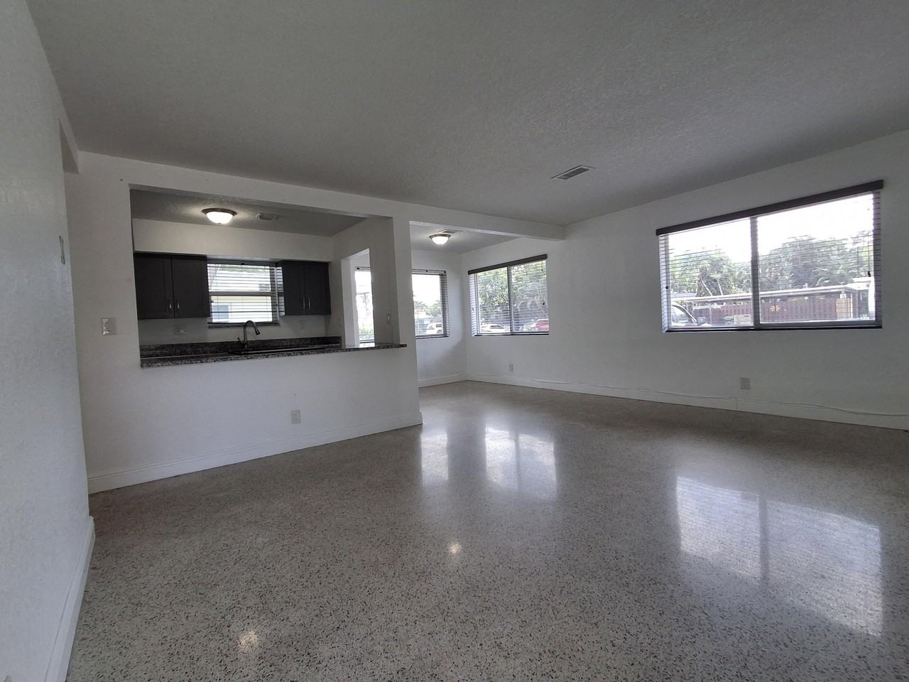 1624 Ne 25th St #1624 - Photo 3 of 20