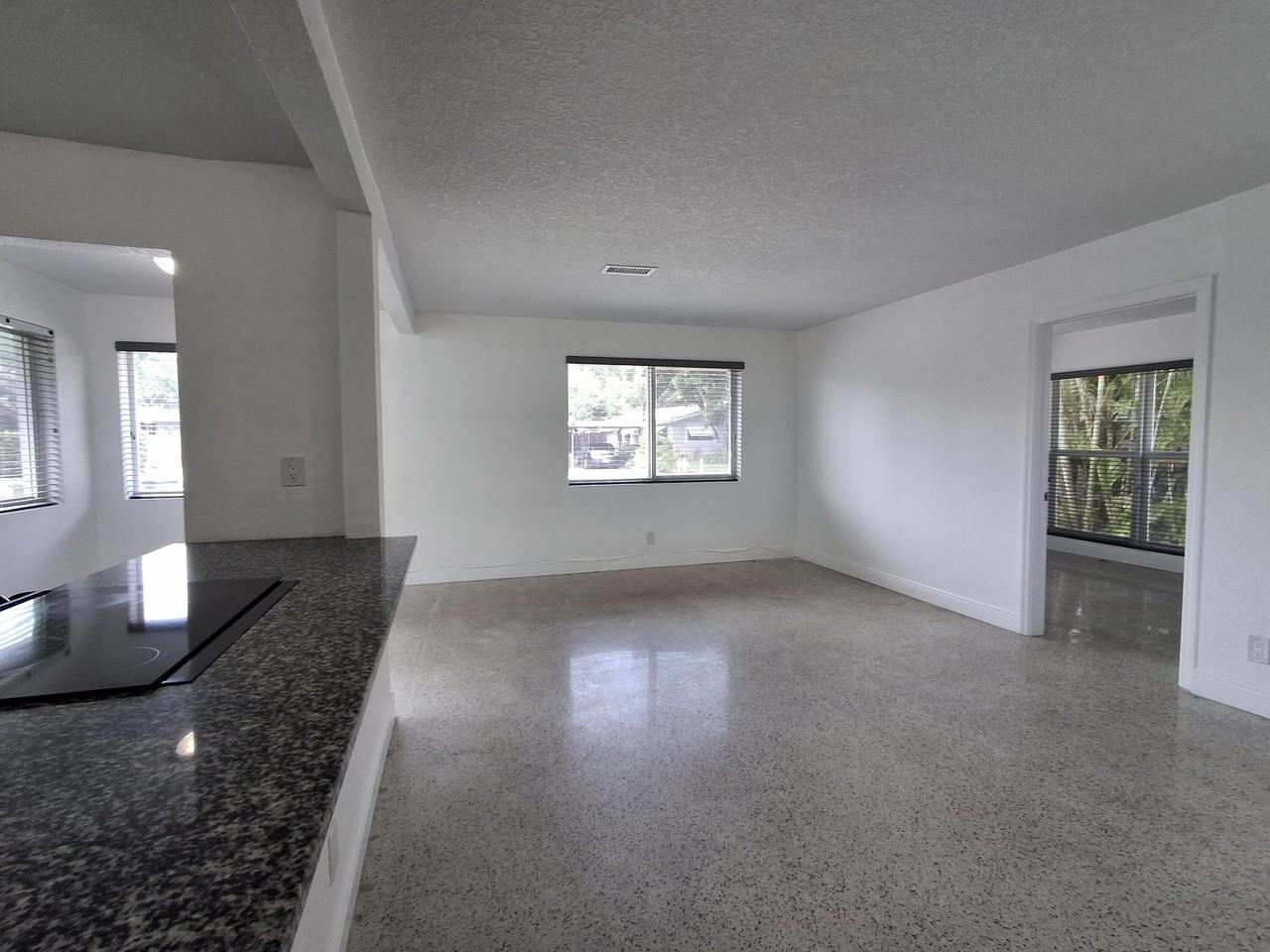 1624 Ne 25th St #1624 - Photo 5 of 20