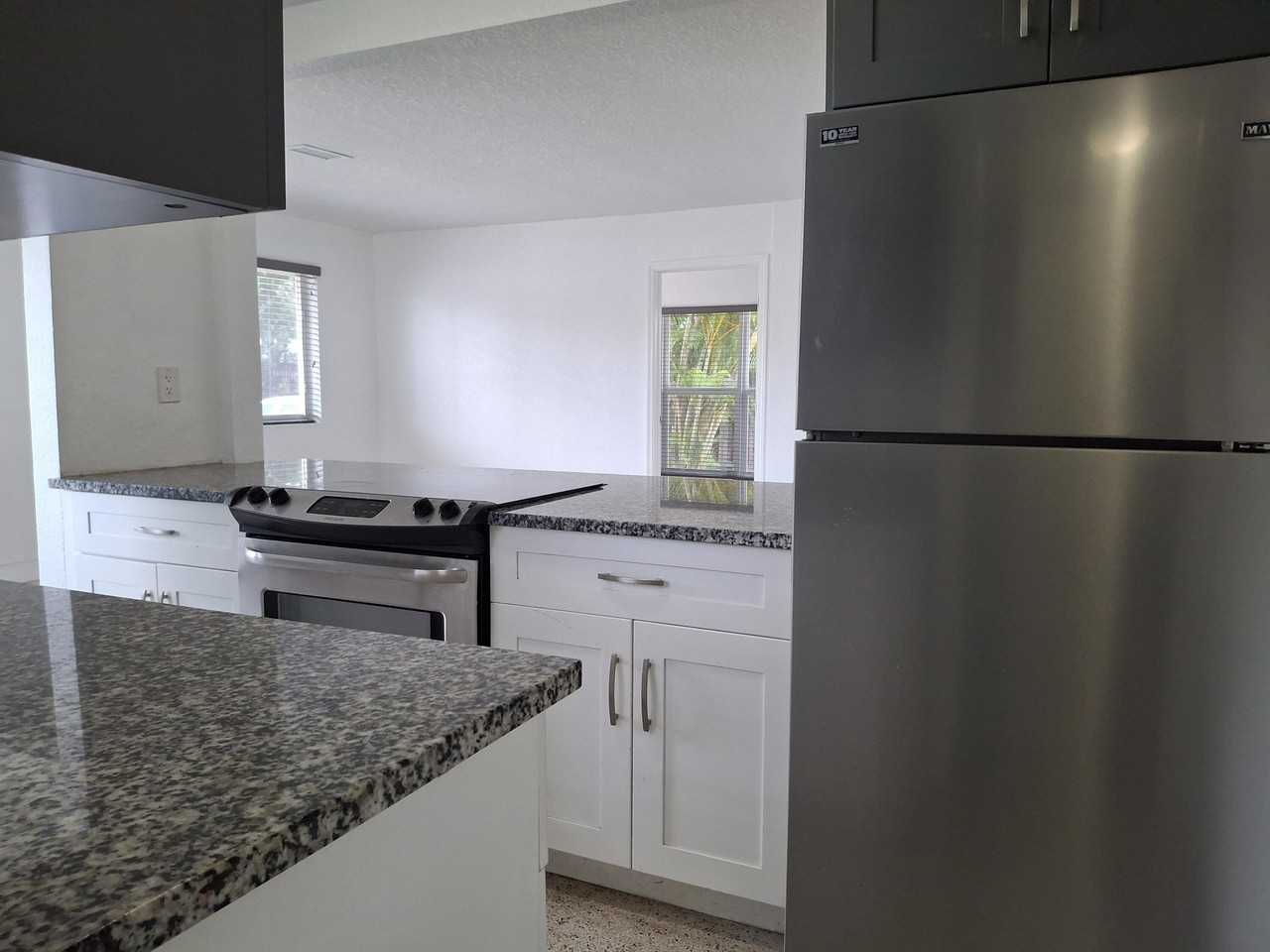 1624 Ne 25th St #1624 - Photo 6 of 20