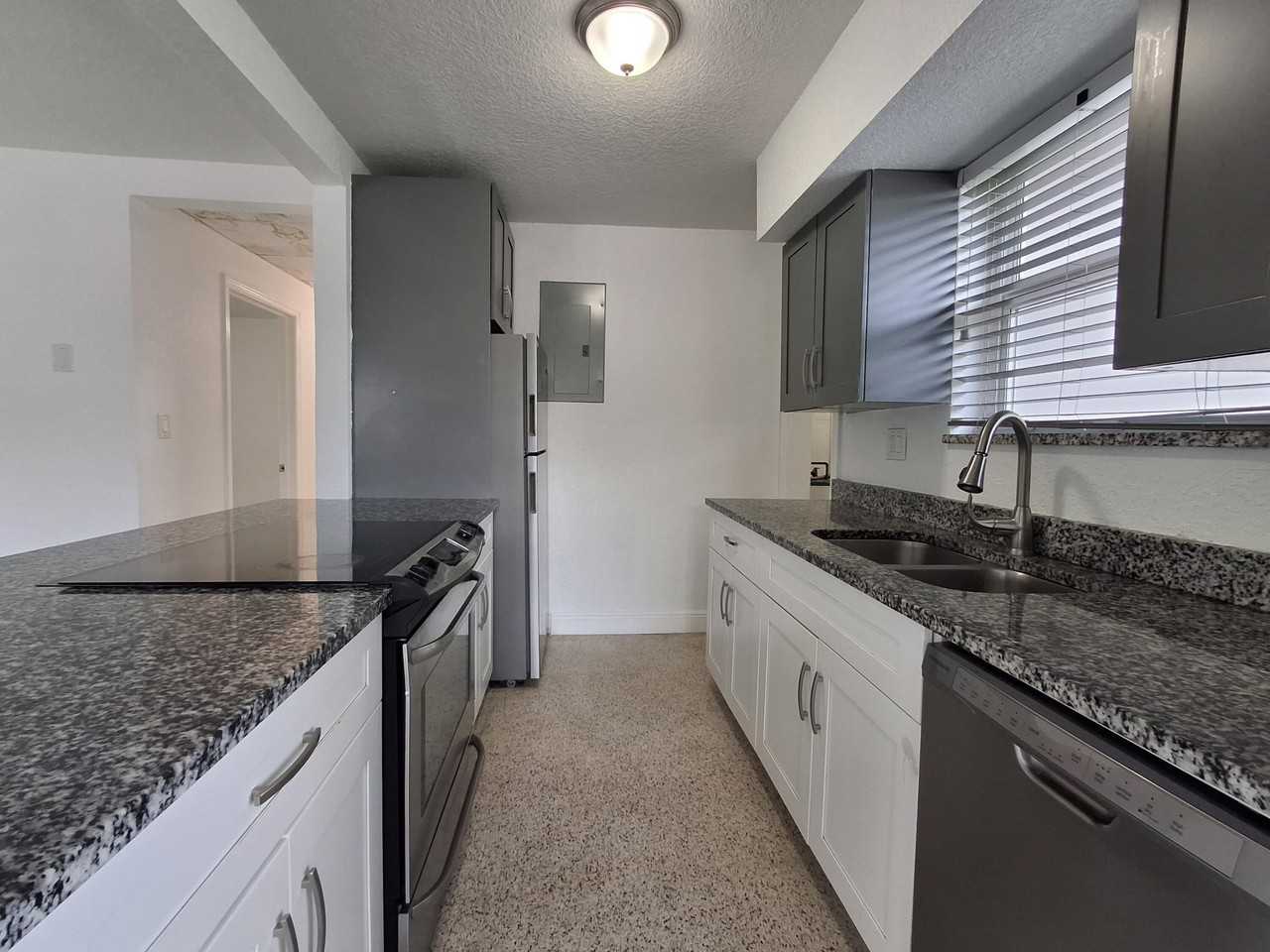 1624 Ne 25th St #1624 - Photo 7 of 20
