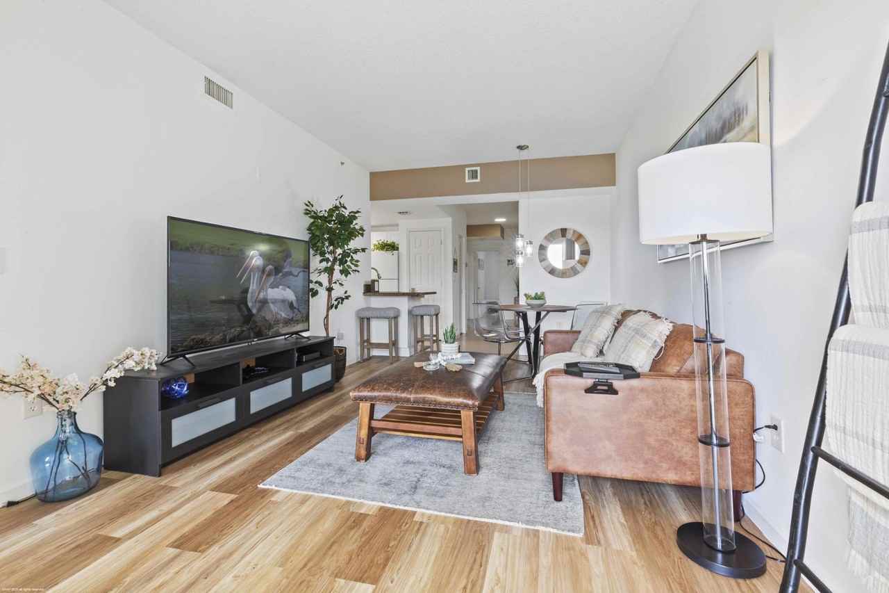 2060 Greenview Shores Blvd #318 - Photo 3 of 15