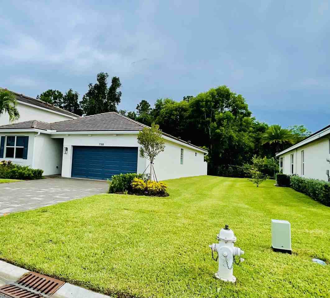 7188 Trotwood Ln - Photo 3 of 37