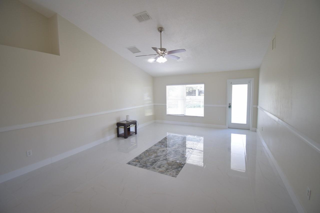 2198 Sw Cameo Blvd - Photo 6 of 16