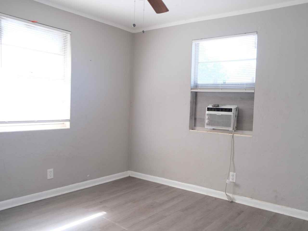 705 13th St #4 - Photo 6 of 7