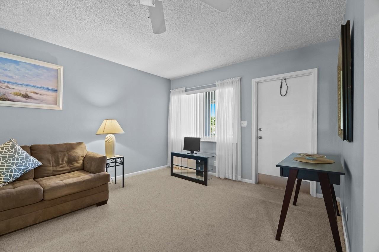 2100 Ne 38th St #243 - Photo 4 of 42