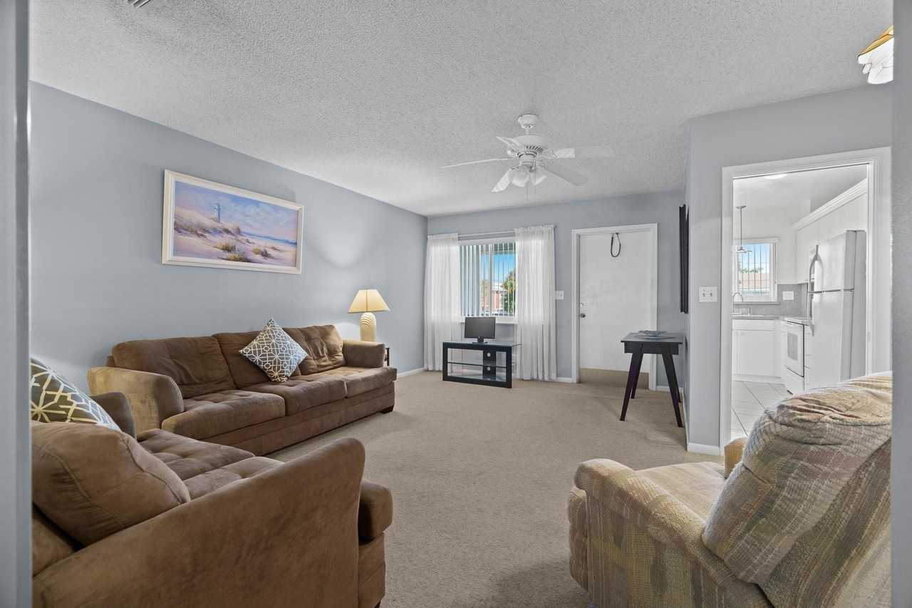 2100 Ne 38th St #243 - Photo 5 of 42