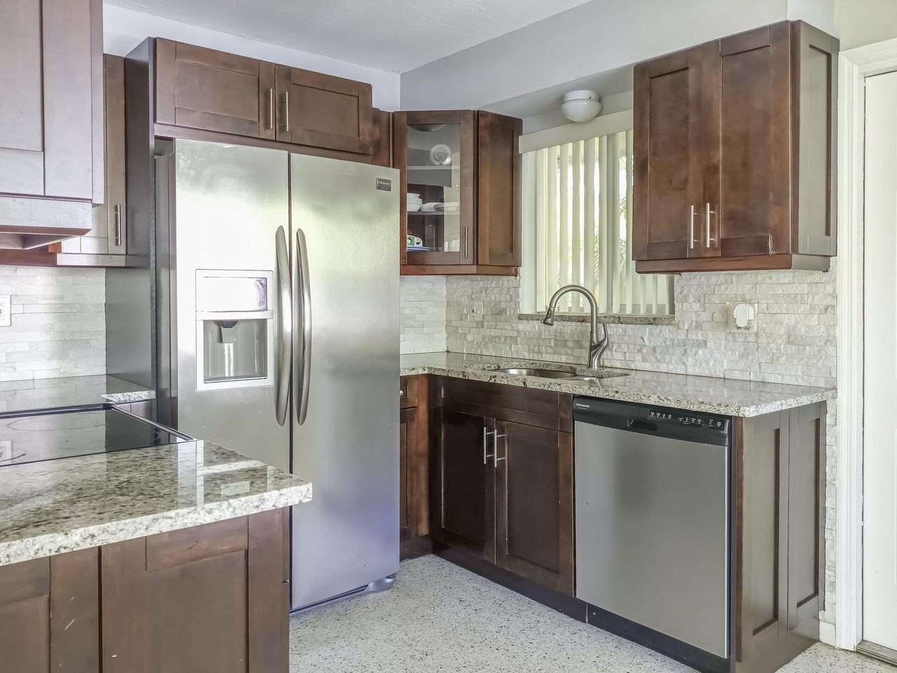 305 S Federal Hwy #1 - Photo 4 of 13