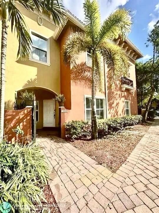 2851 W Prospect Rd #1102