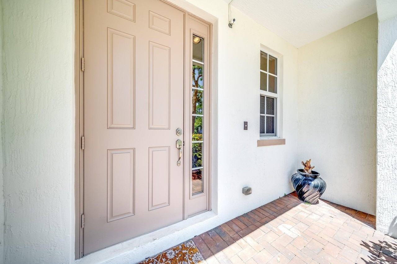 4543 Tara Cove Way - Photo 2 of 22