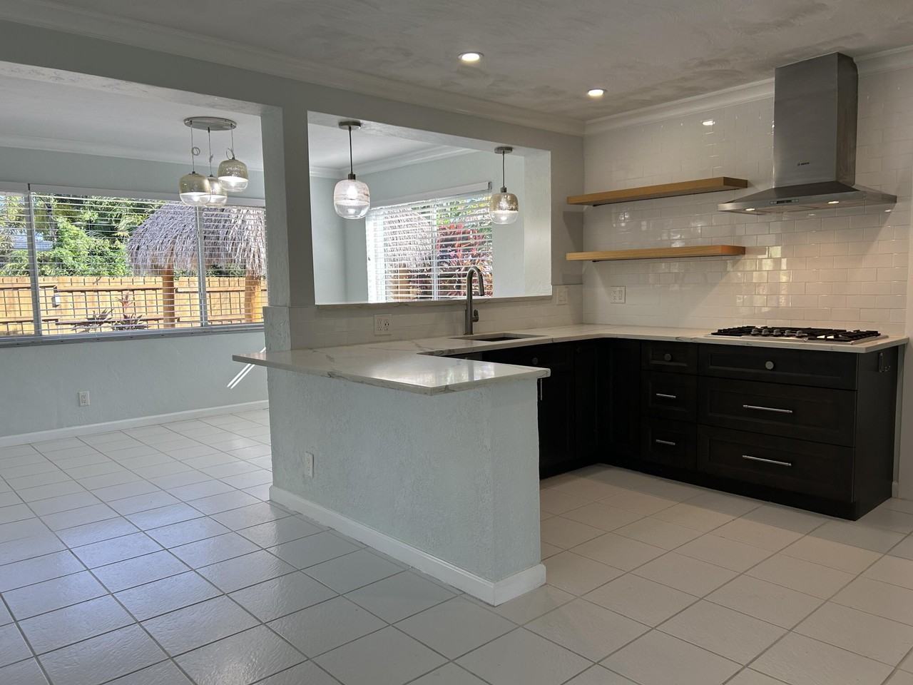 455 Ne 29th St - Photo 4 of 47