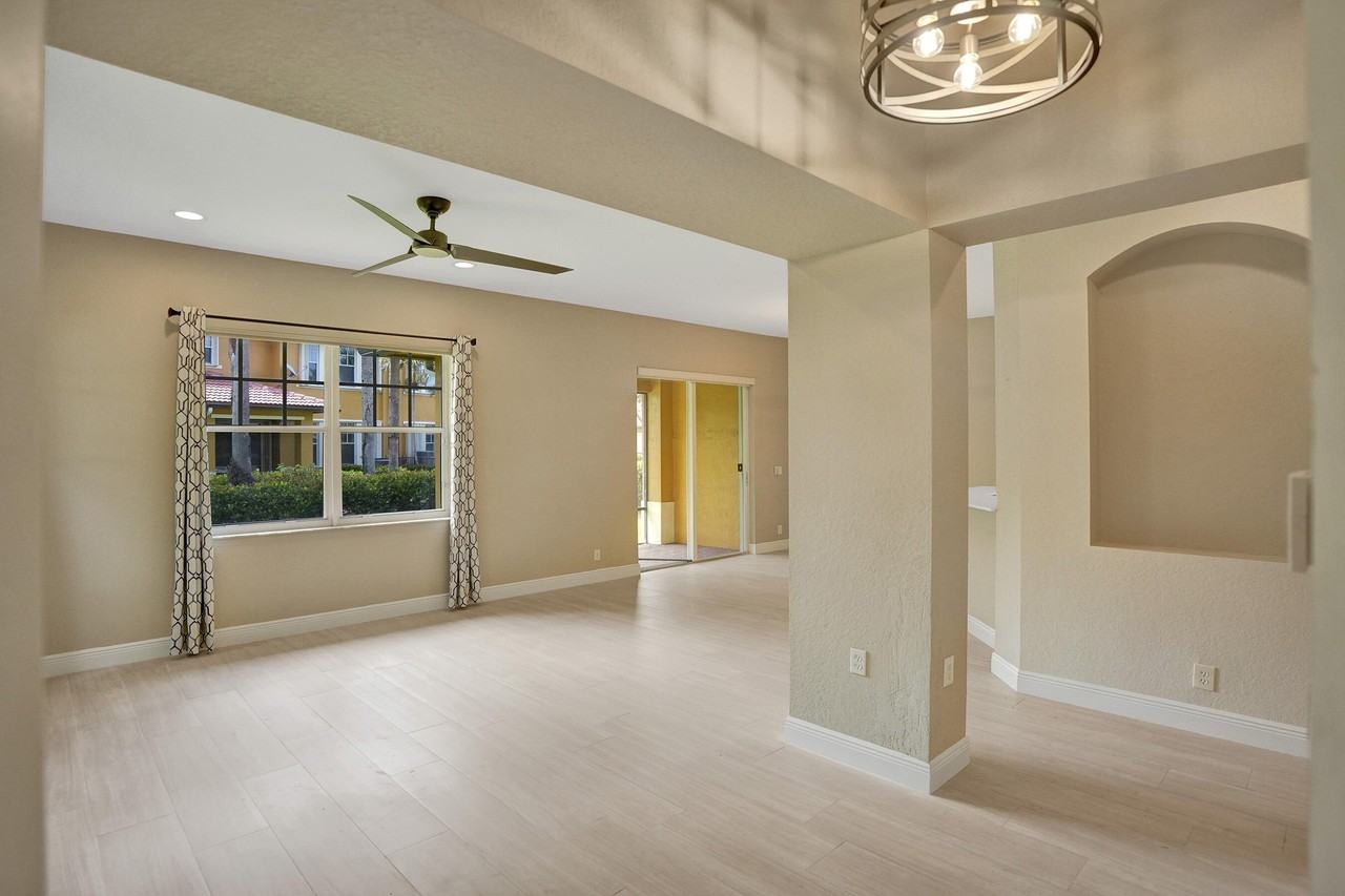 5779 Nw 120th Ave - Photo 6 of 42