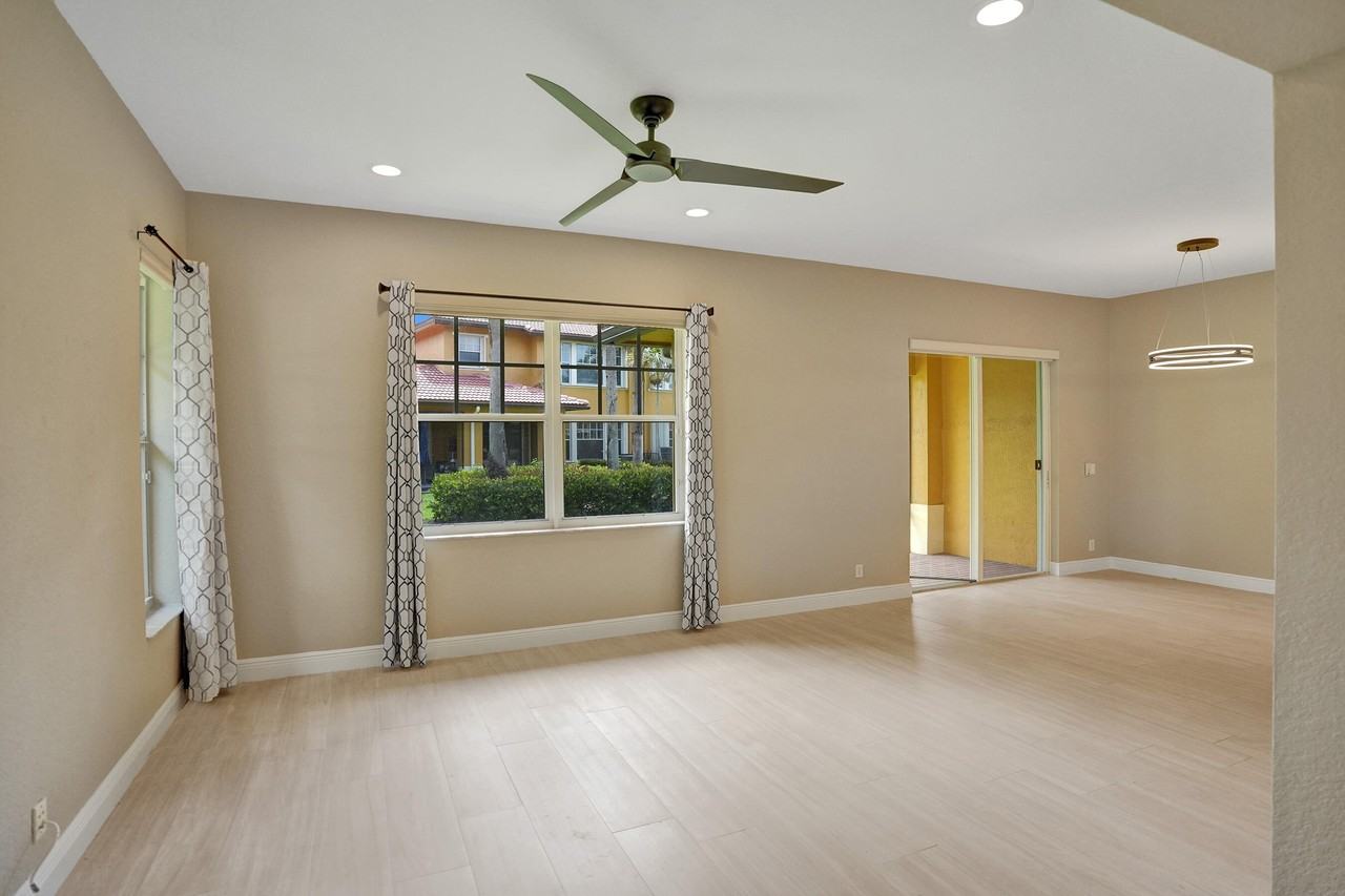 5779 Nw 120th Ave - Photo 7 of 42