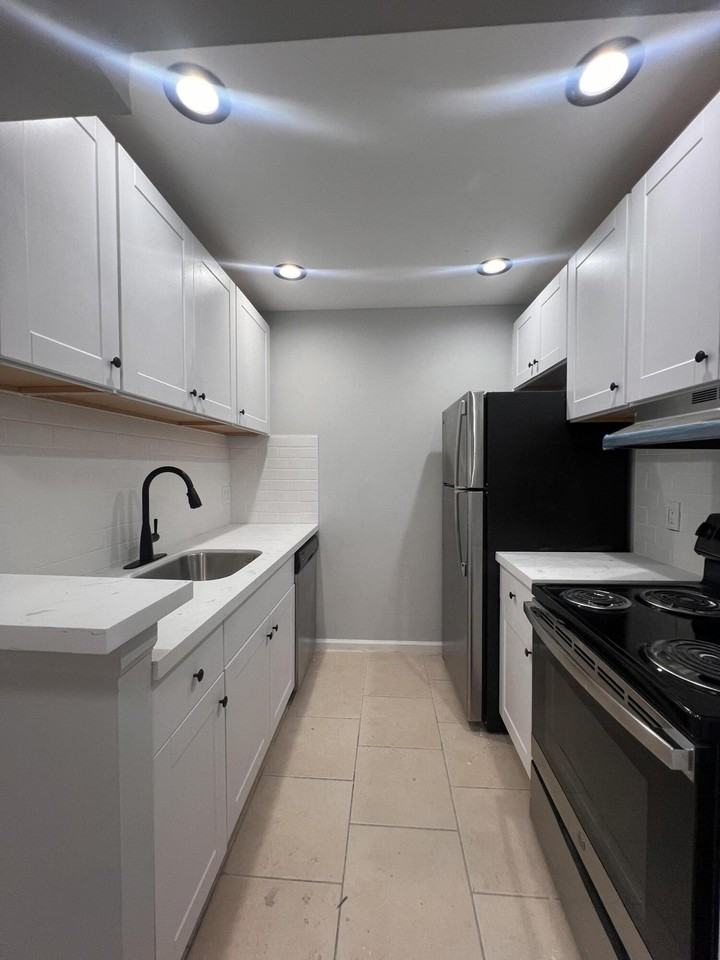 1500 N Congress Ave #C11 - Photo 7 of 36