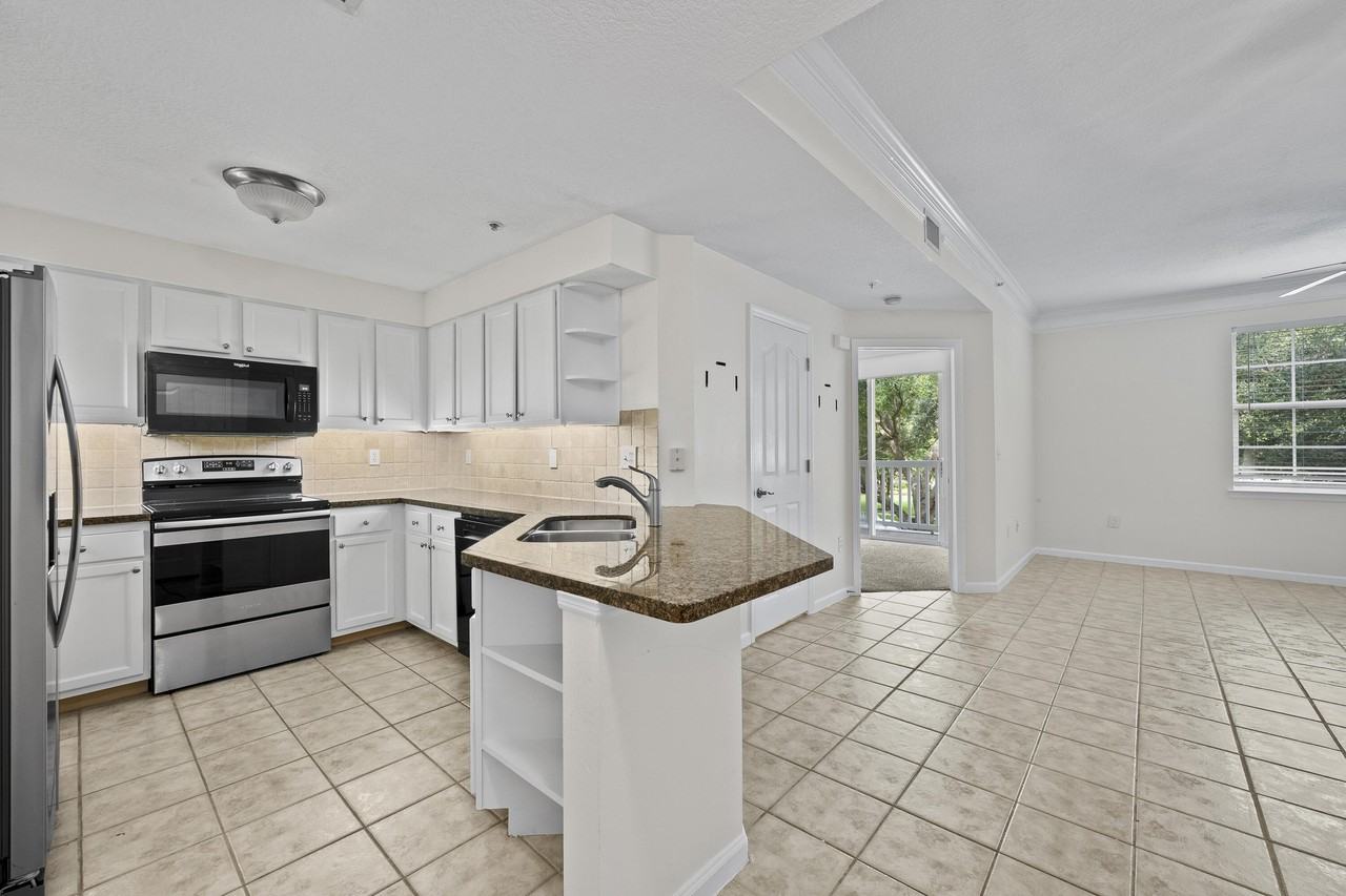 245 Murcia Dr #201 - Photo 7 of 35