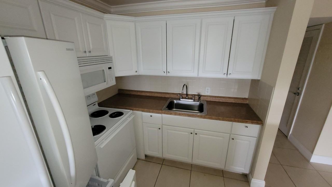 375 Camden P - Photo 5 of 31