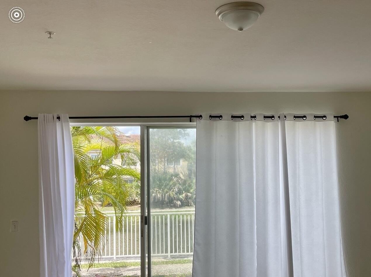 880 Pipers Cay Dr - Photo 5 of 12