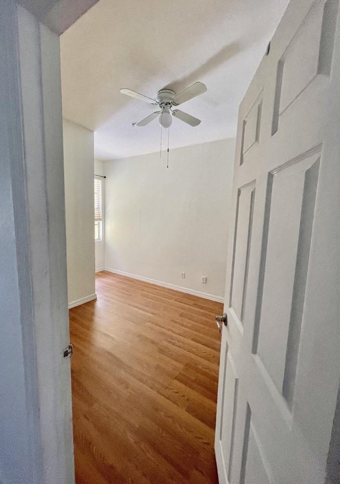 880 Pipers Cay Dr - Photo 6 of 12