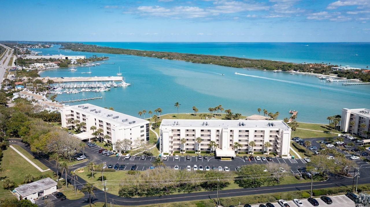 300 Intracoastal Pl #203
