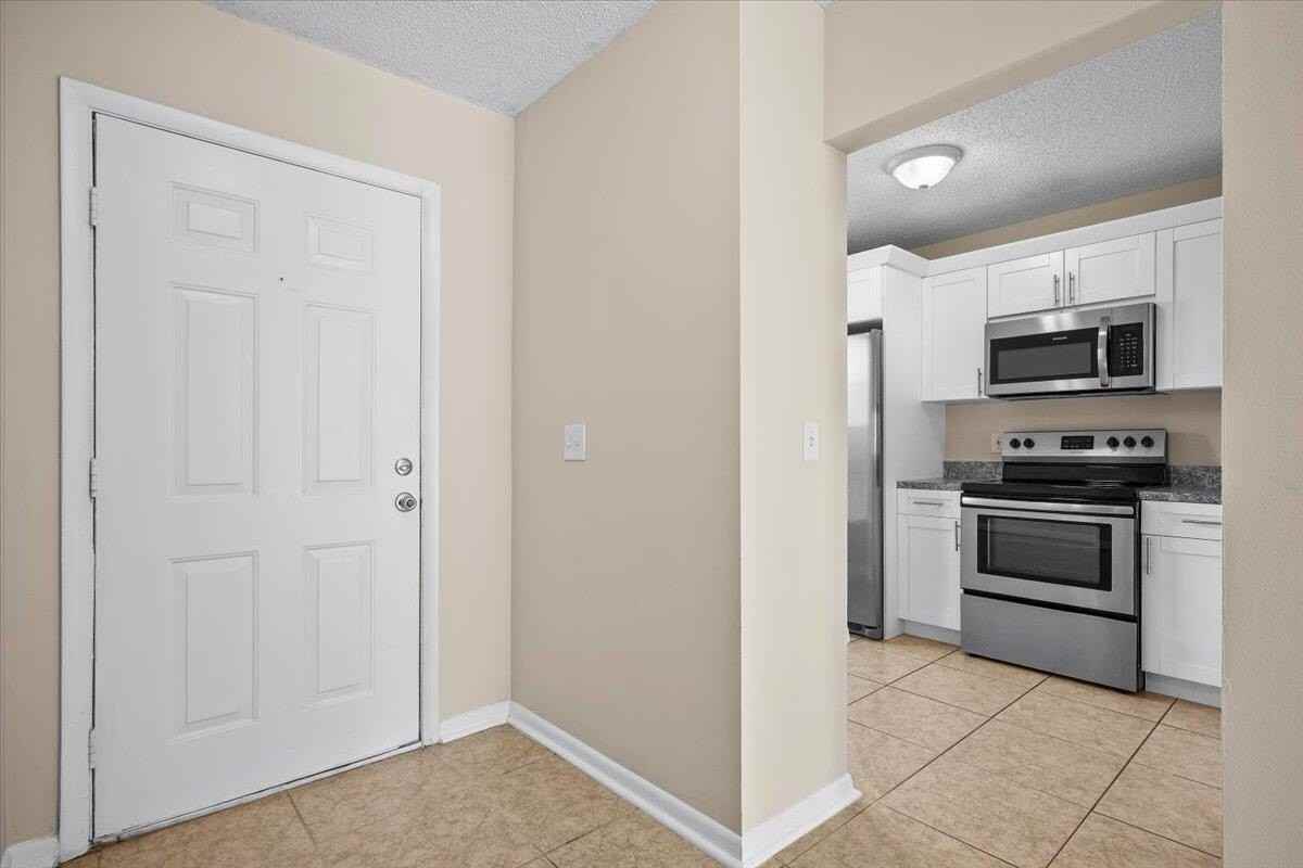 144 Deerfield Ct - Photo 4 of 23