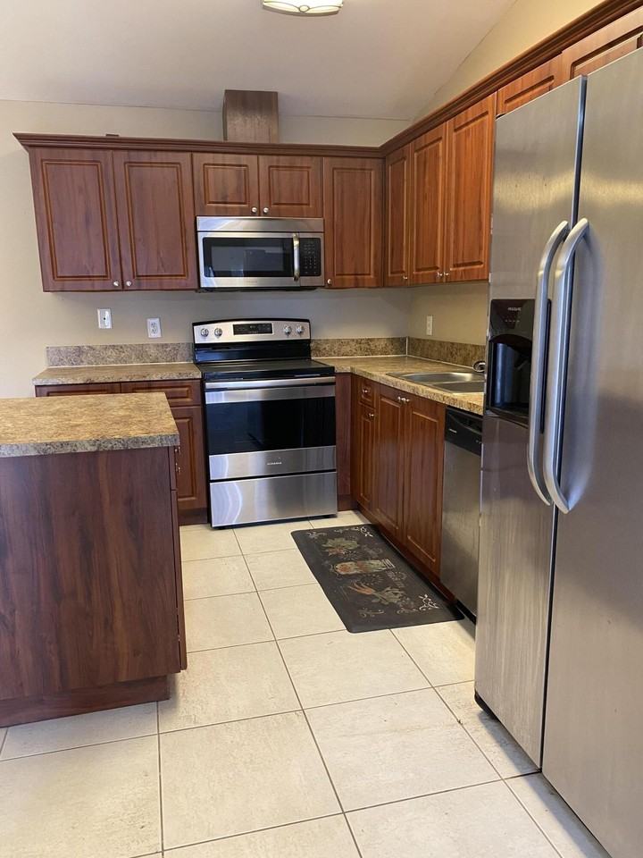 4302 Woodstock Dr #B - Photo 4 of 26