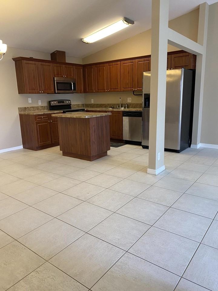 4302 Woodstock Dr #B - Photo 5 of 26