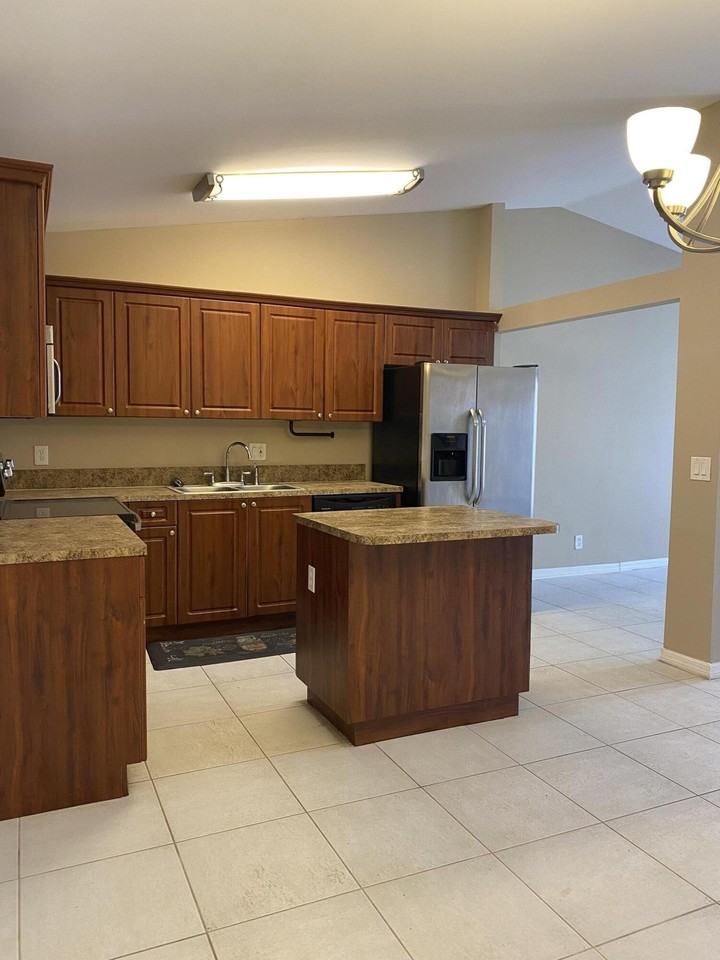 4302 Woodstock Dr #B - Photo 6 of 26