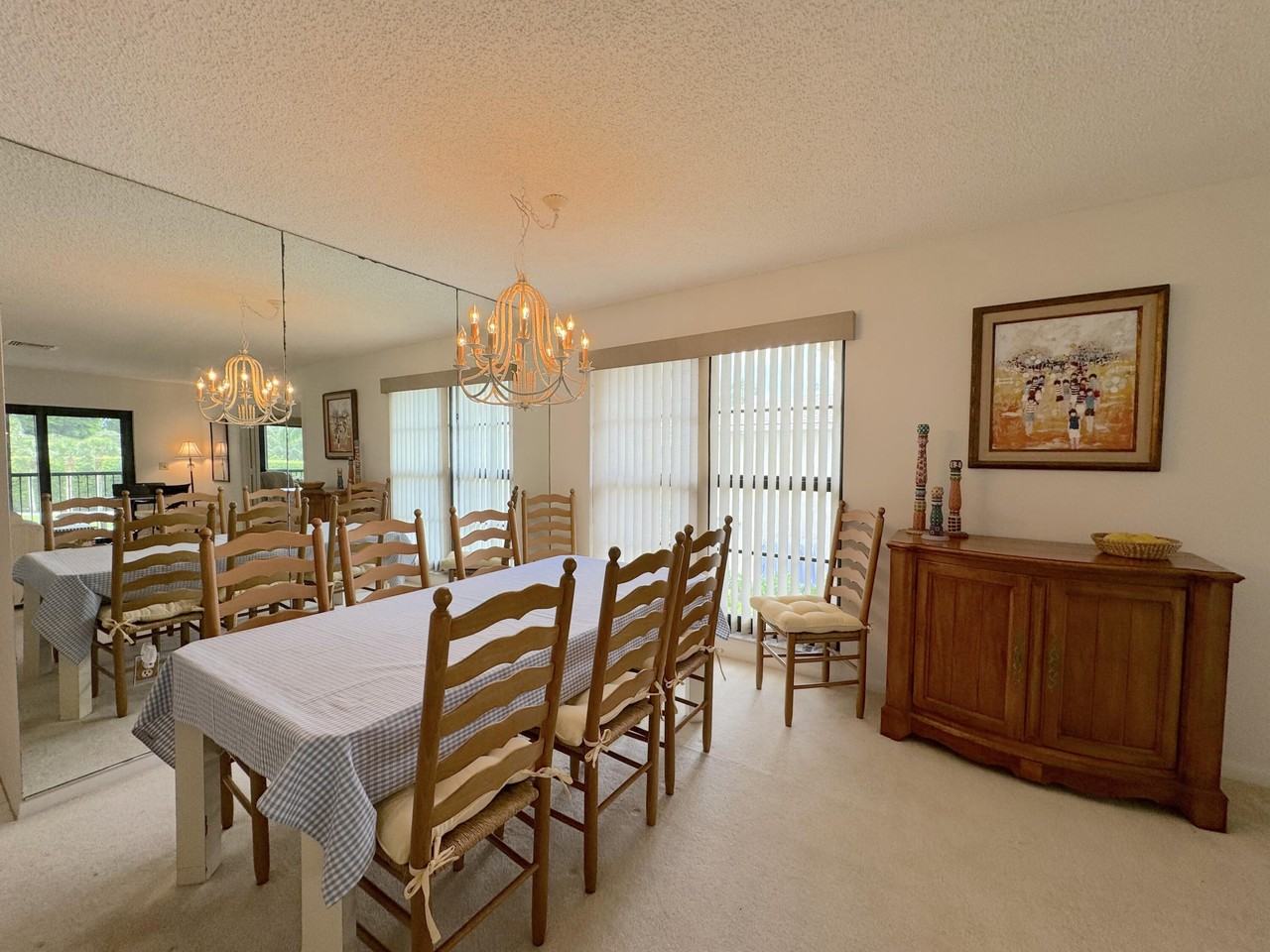 9 Stratford Dr E #B - Photo 5 of 45