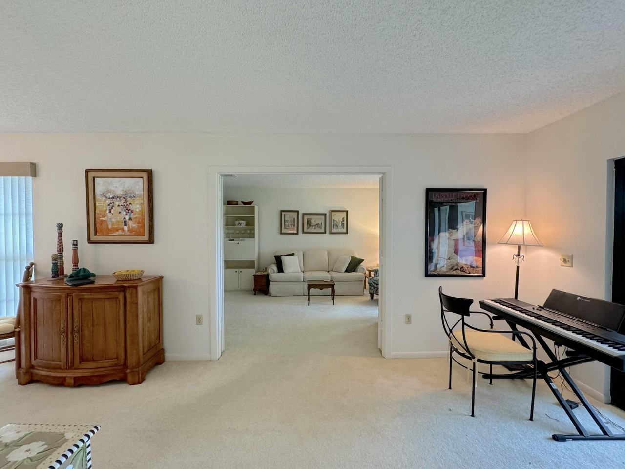 9 Stratford Dr E #B - Photo 6 of 45
