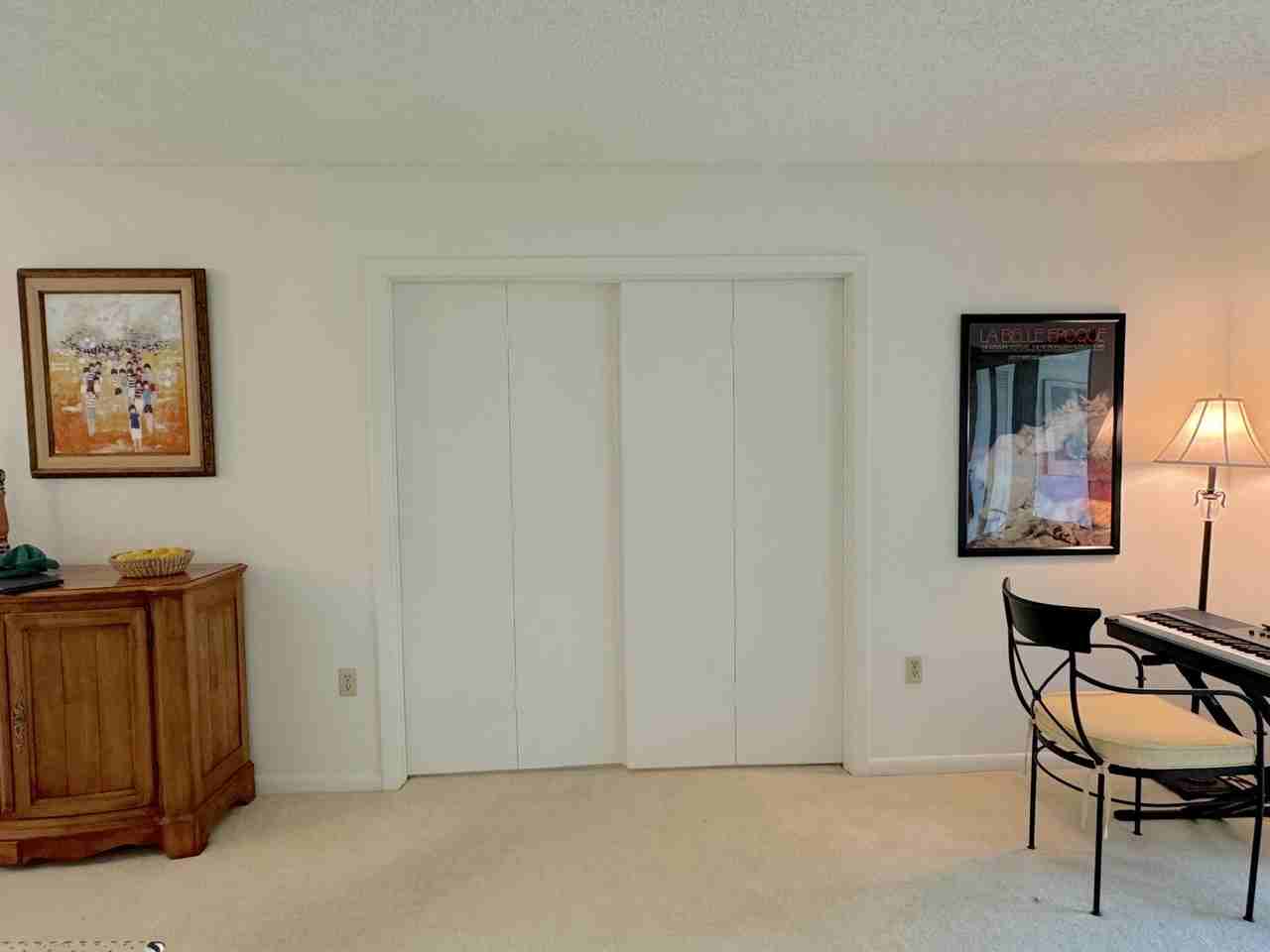 9 Stratford Dr E #B - Photo 7 of 45