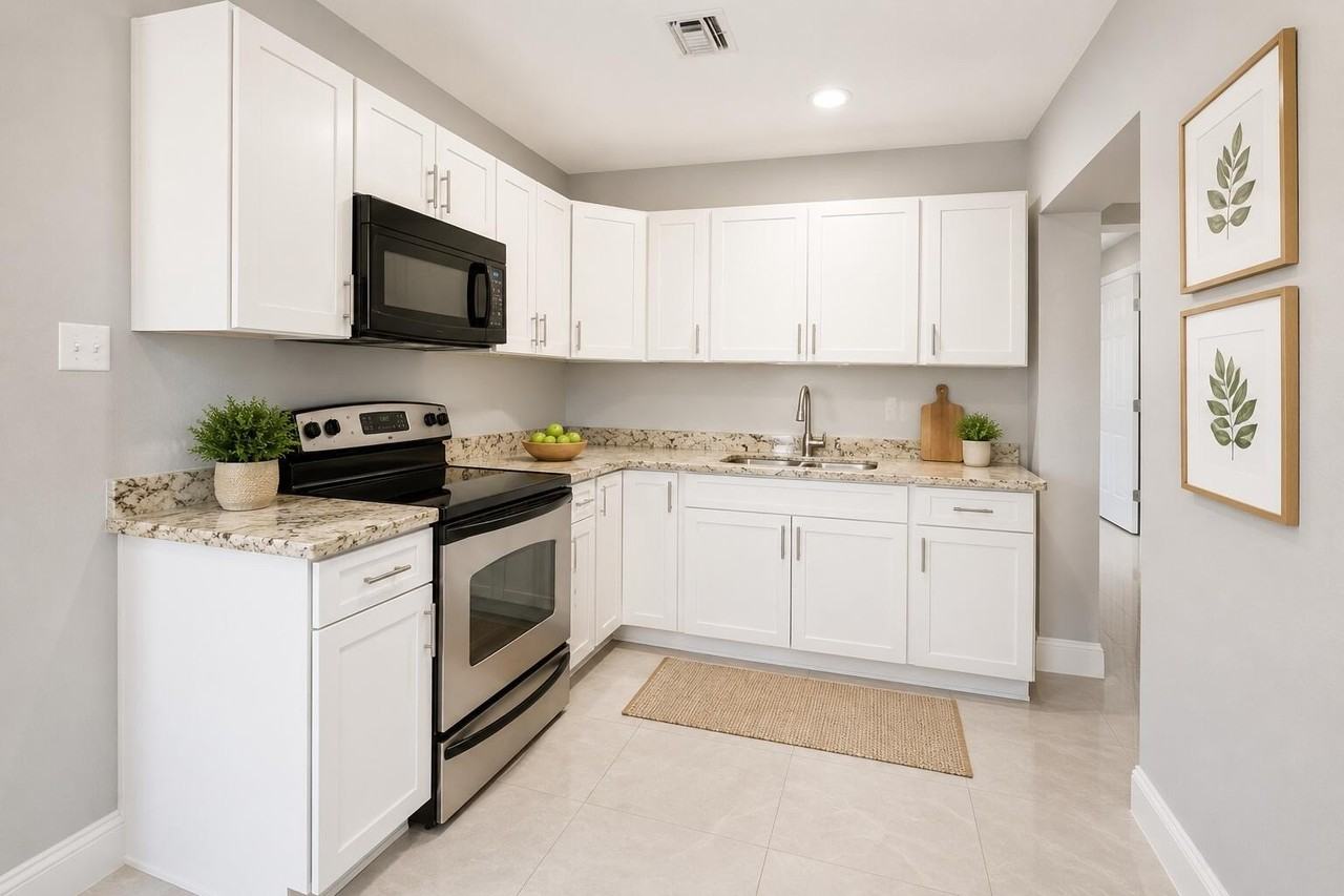 5605 Pinewood Ave - Photo 2 of 9