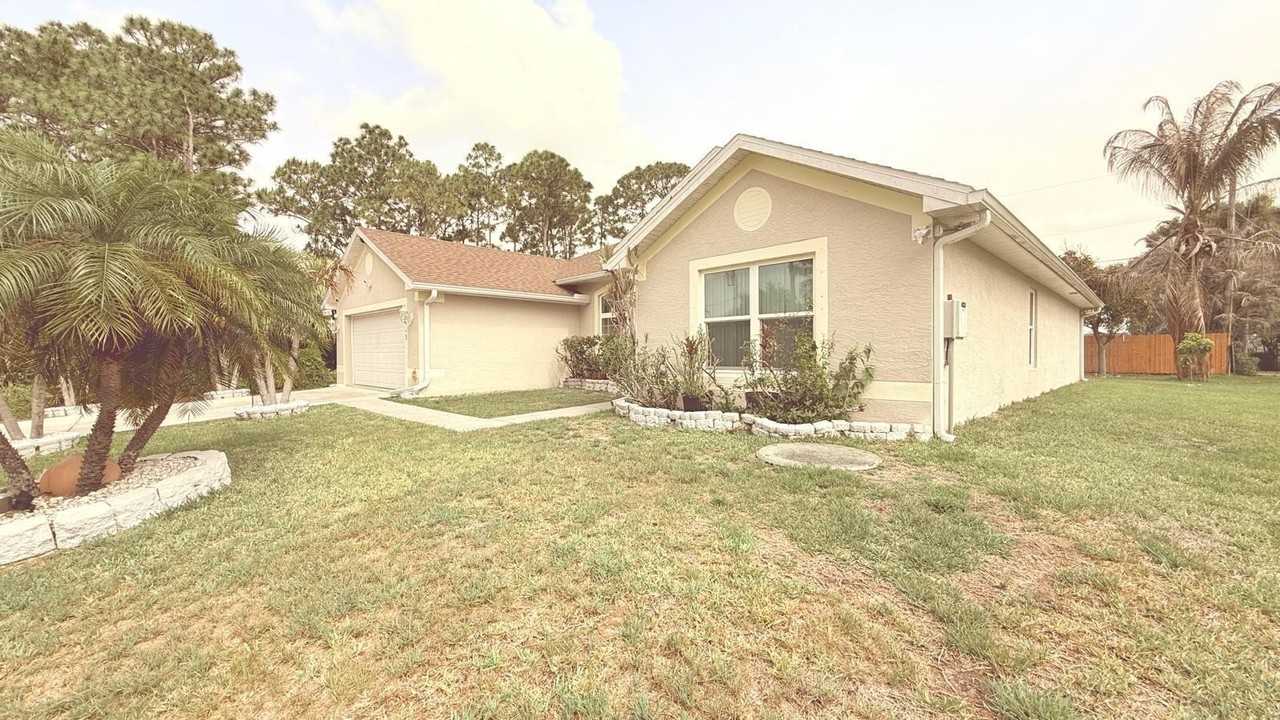 1613 Sw Whipple Ave - Photo 3 of 23