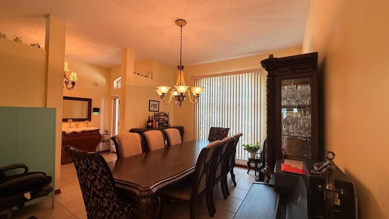 1613 Sw Whipple Ave - Photo 6 of 23