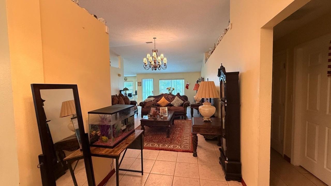 1613 Sw Whipple Ave - Photo 7 of 23