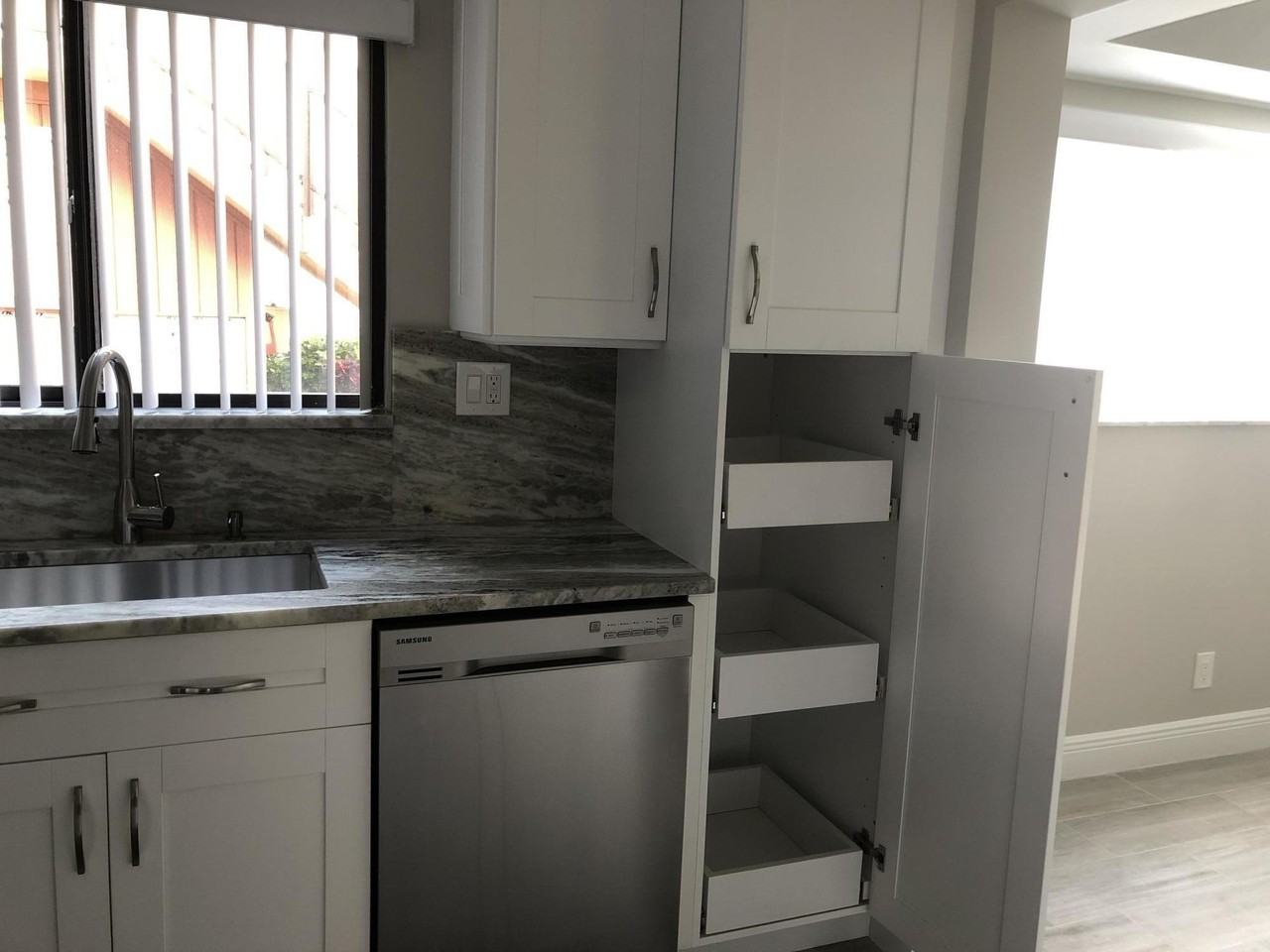 15090 Ashland Pl - Photo 3 of 34