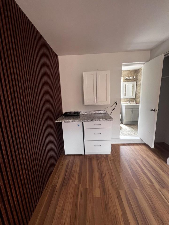 2815 Madison St - Photo 4 of 10
