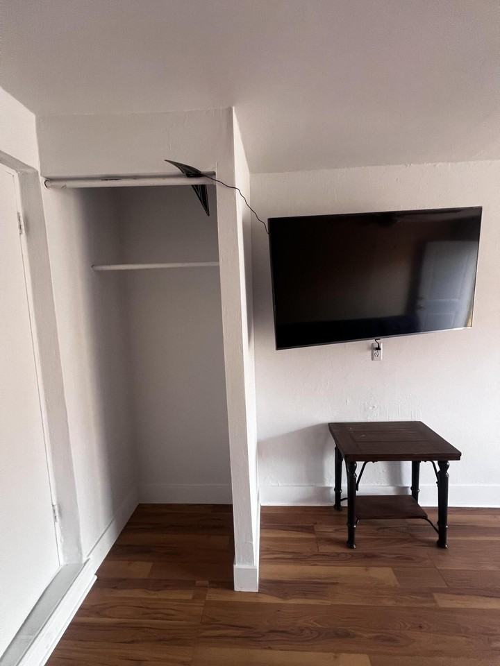 2815 Madison St - Photo 6 of 10