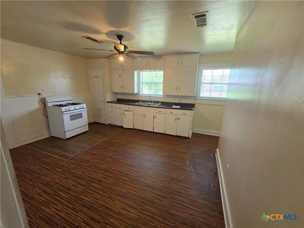 5902 Airport Rd - Photo 7 of 11
