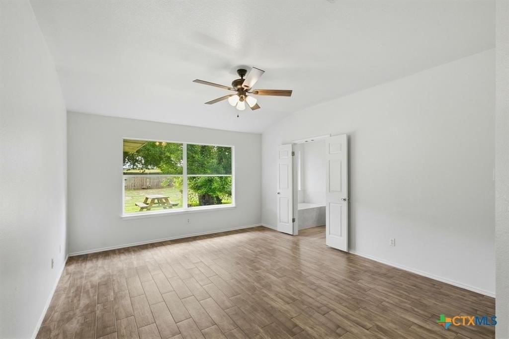 1005 Rolling Ridge Dr - Photo 6 of 18