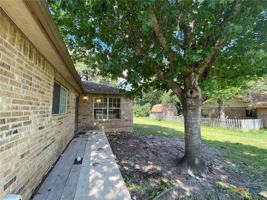 featured image of 570 Beverly Ln