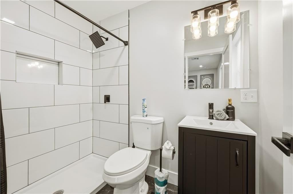 160 Cumberland St - Photo 3 of 26