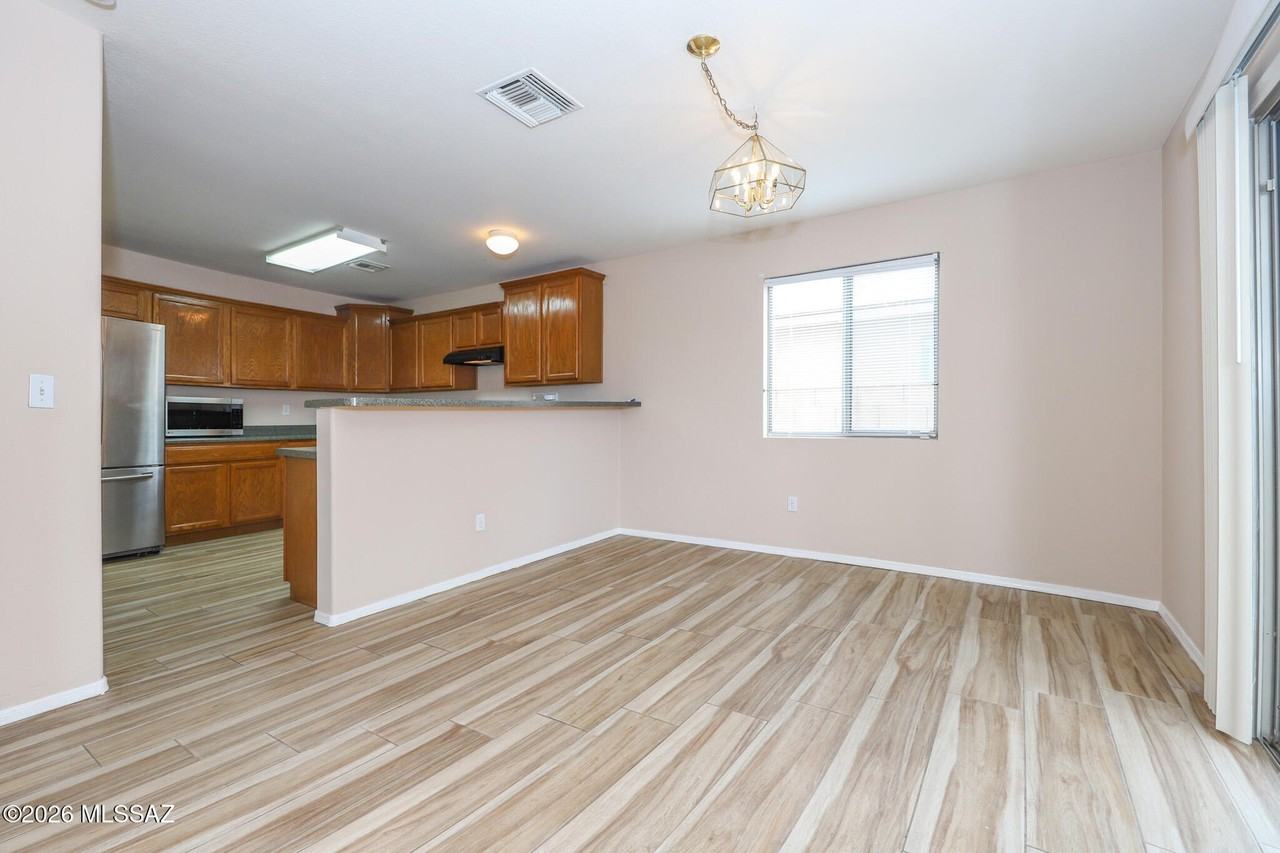 2416 W Chris Oliver Way - Photo 3 of 25