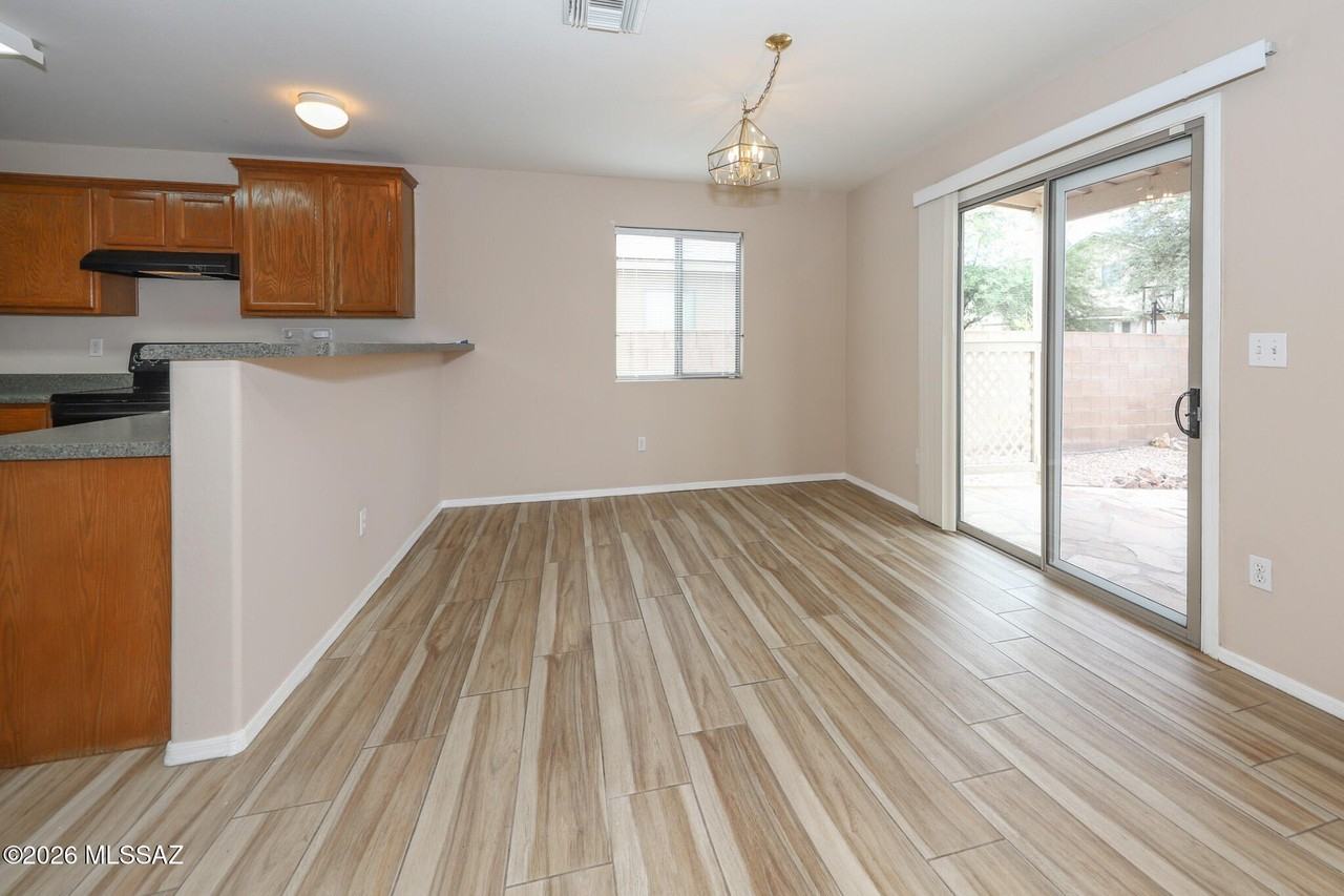 2416 W Chris Oliver Way - Photo 4 of 25