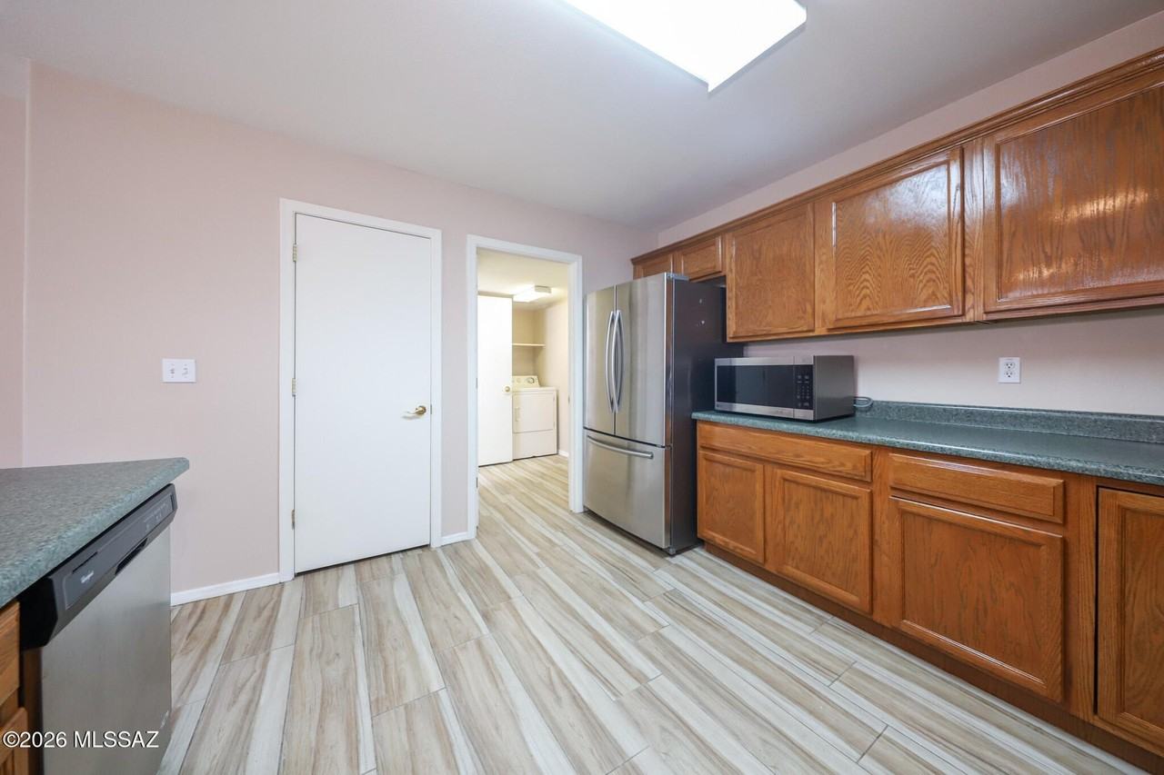 2416 W Chris Oliver Way - Photo 7 of 25