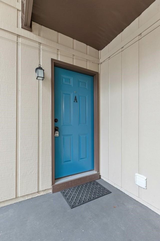2188 Claremont Ln - Photo 4 of 32
