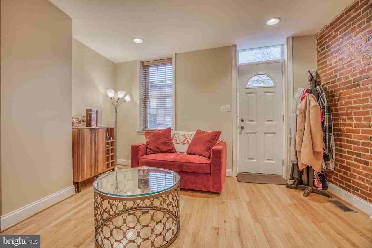 1834 Light St - Photo 3 of 35