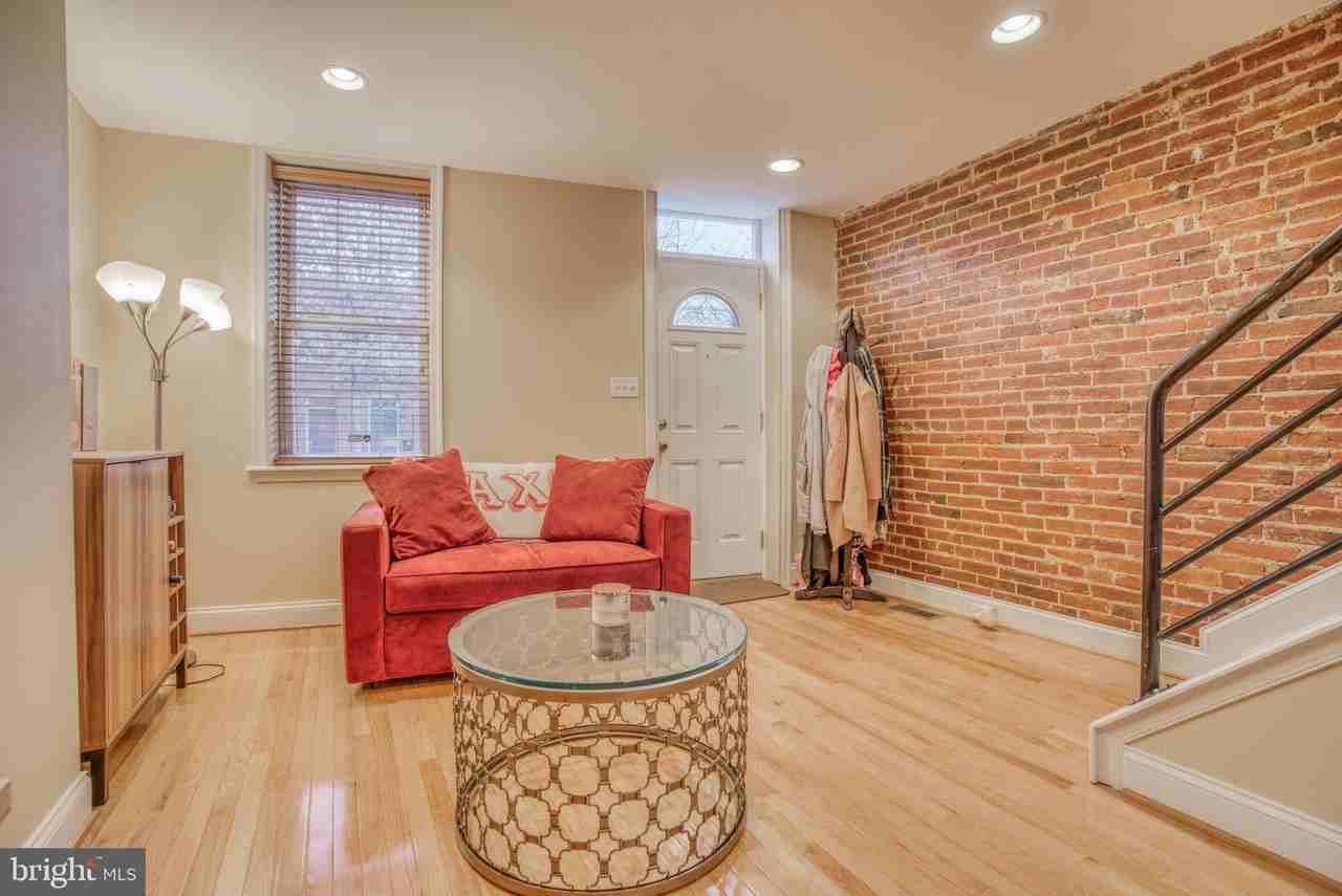 1834 Light St - Photo 4 of 35