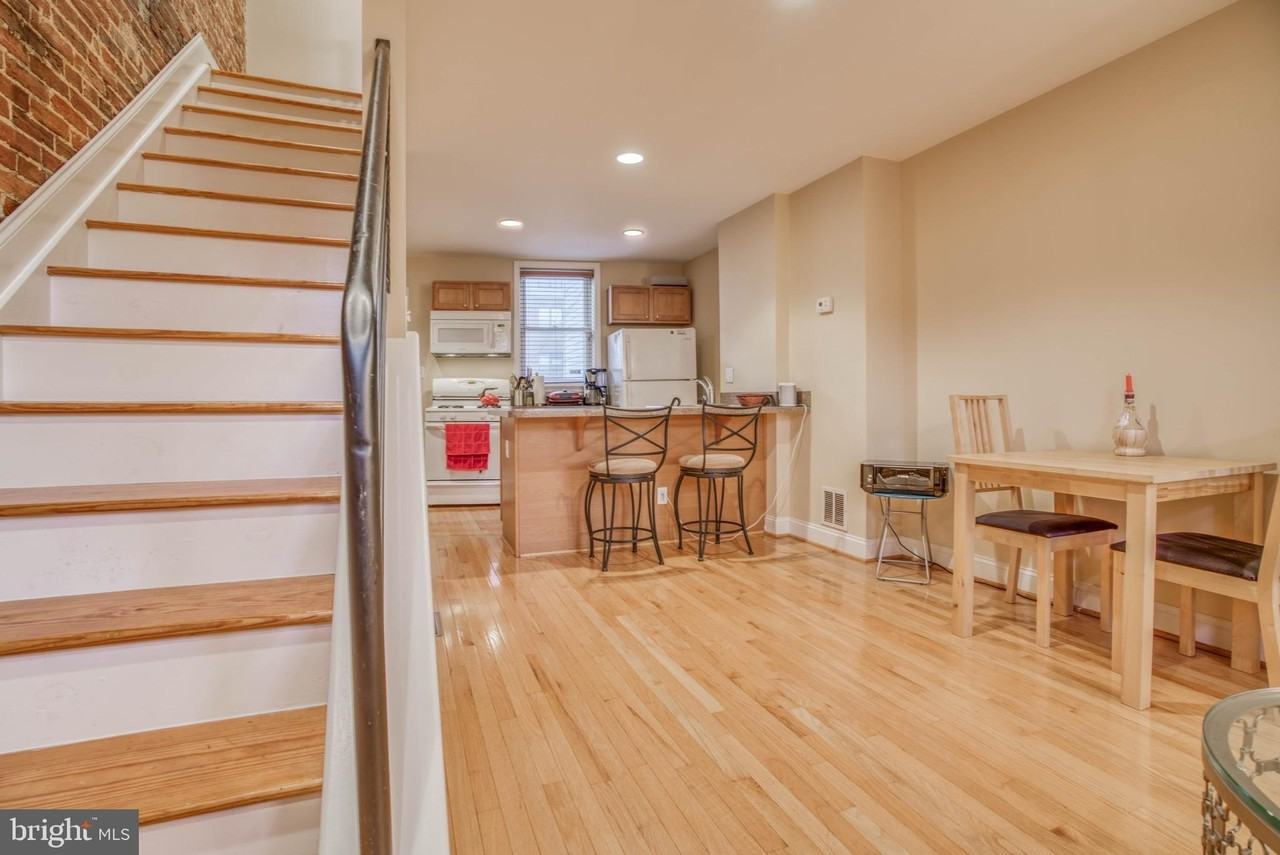 1834 Light St - Photo 5 of 35